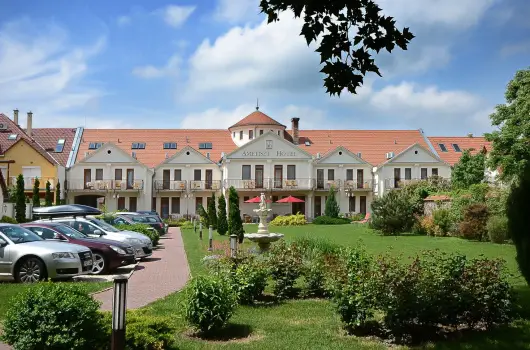Ametiszt Hotel, Hark�ny