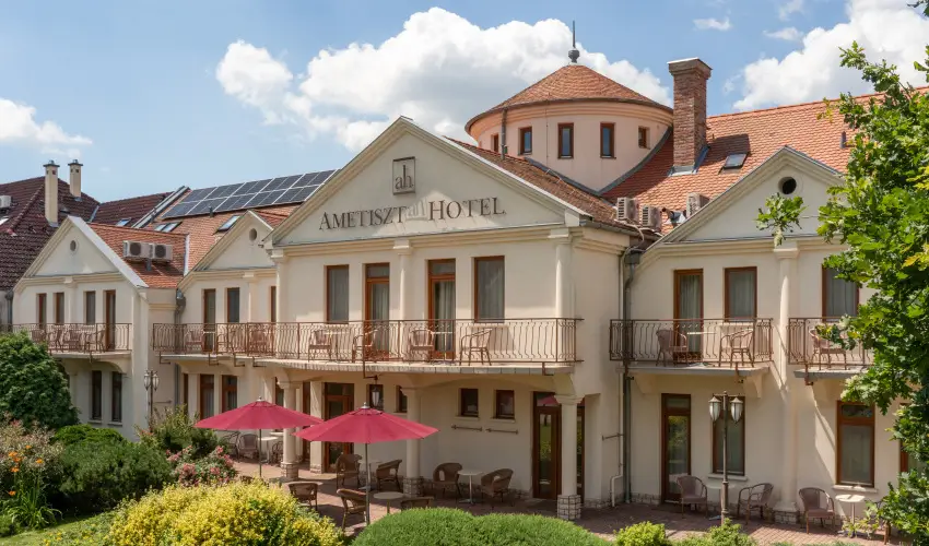Ametiszt Hotel Hark�ny