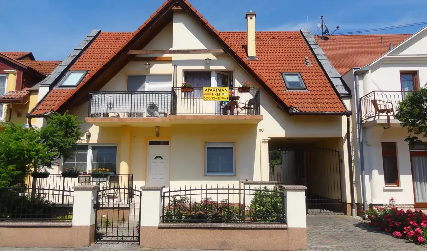 Gere Luxus Apartman Harkny