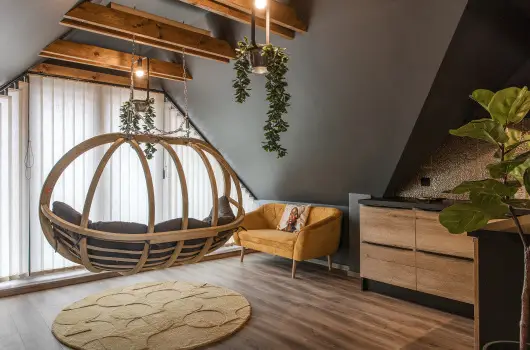 Greyhouse Apartments, Hark�ny