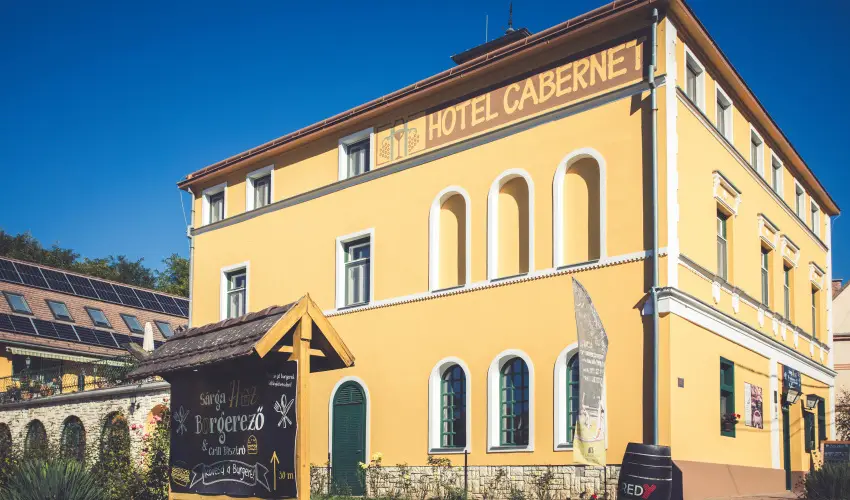 Hotel Cabernet Villnykvesd