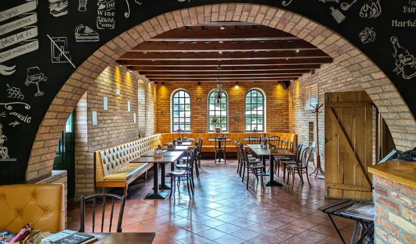 Hotel Cabernet Villnykvesd