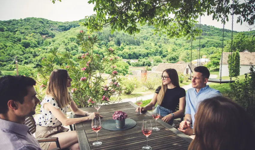 Hotel Cabernet Villnykvesd