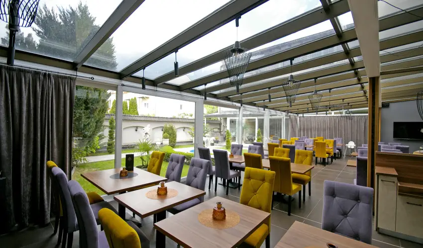 Hotel Xavin Hark�ny