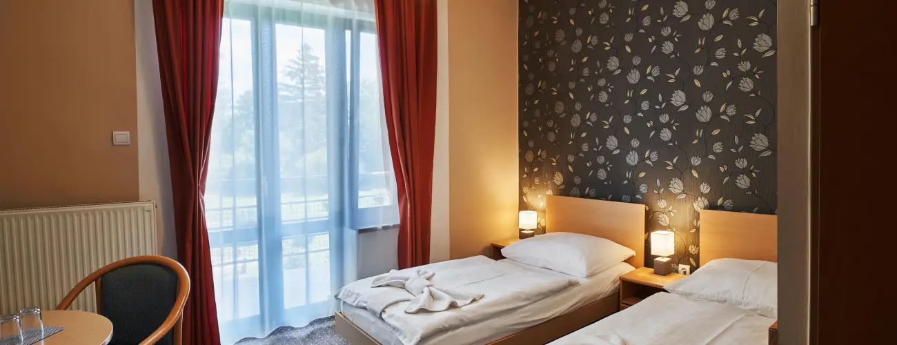 Korona Hotel Harkny Harkny - Kt nnep kztt